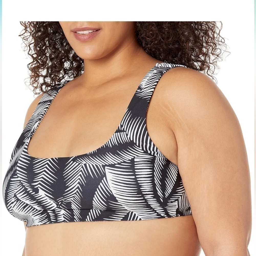 free with any purchase over 30$ add it to your bundle Volcom Women's